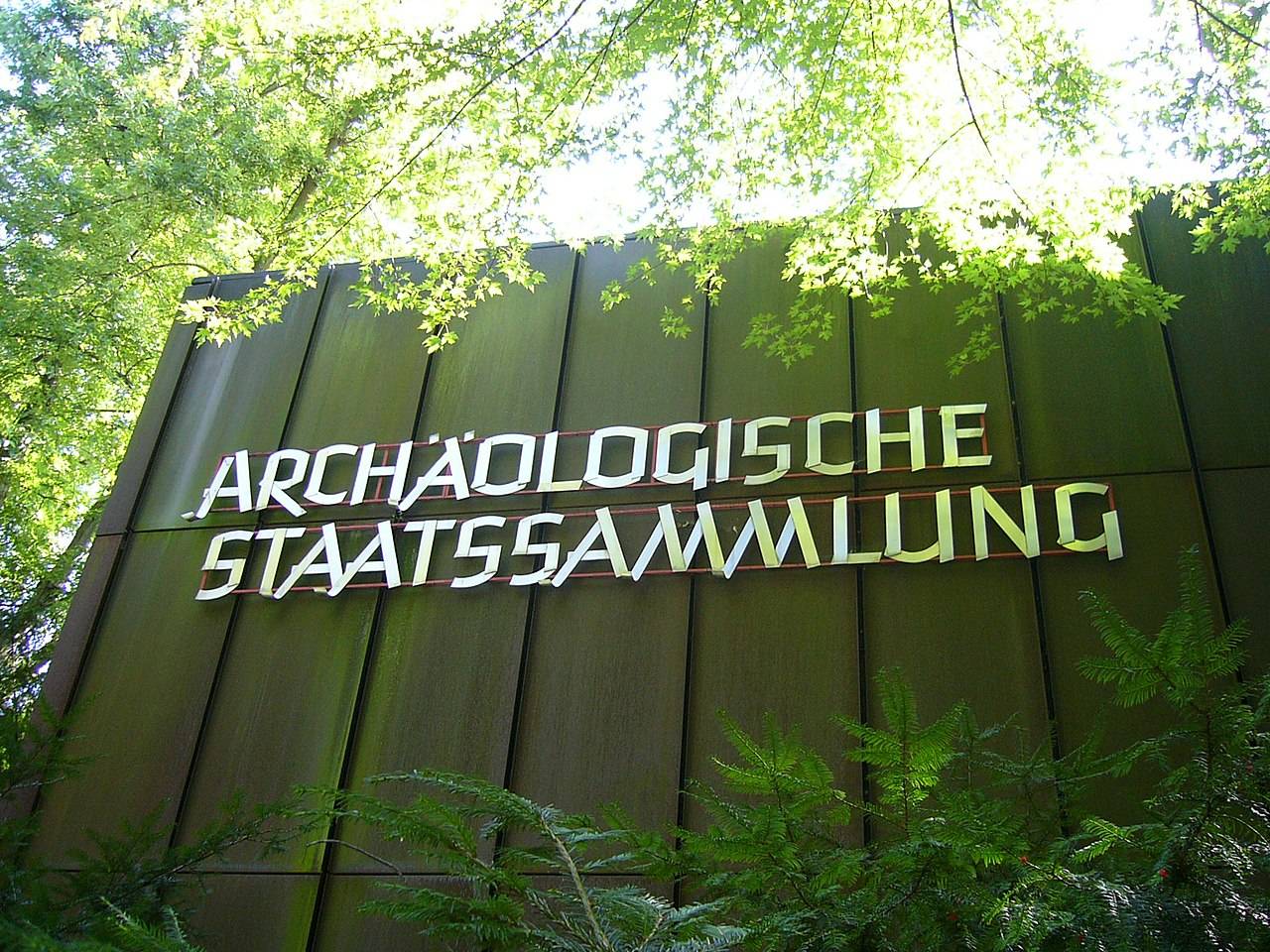 Schulklasse besucht die Archäologische Staatssaammlung München